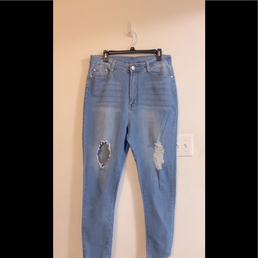 Women’s distressed  jeggings size 2x  18/20